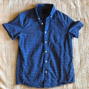 AEO Men’s M Blue Button Up Short Sleeve